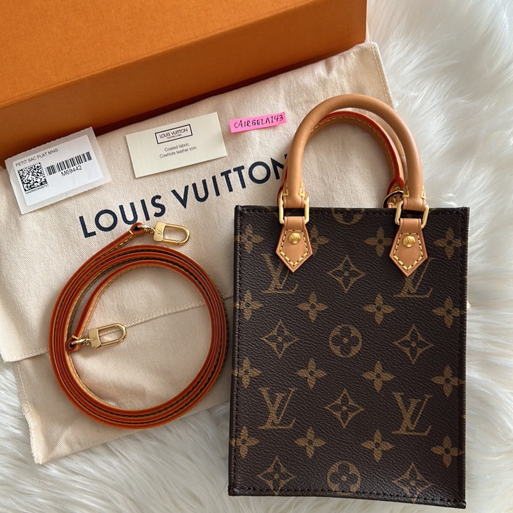 Louis Vuitton Petit Sac Plat